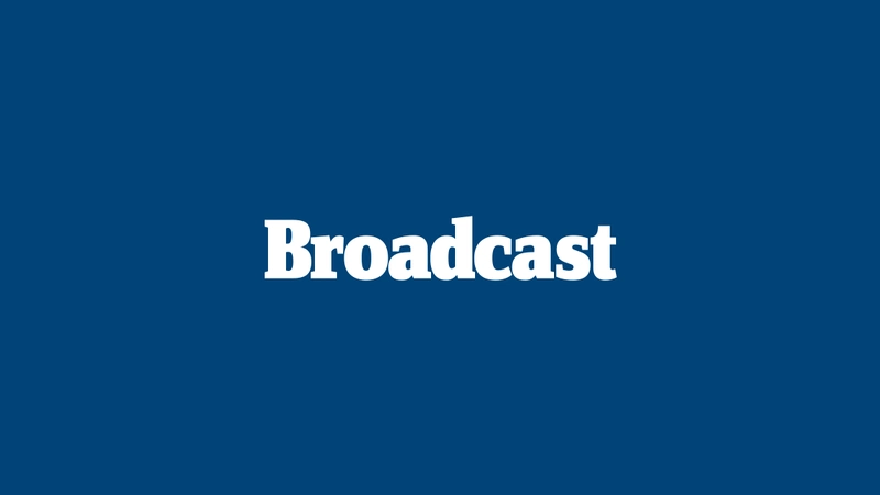 Broadcast Là Gì? Khám Phá Ý Nghĩa Và Ứng Dụng Thực Tế